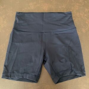 Lululemon Wonder Under Biker Shorts - Size 8 Navy